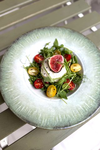 Mozzarella saláta